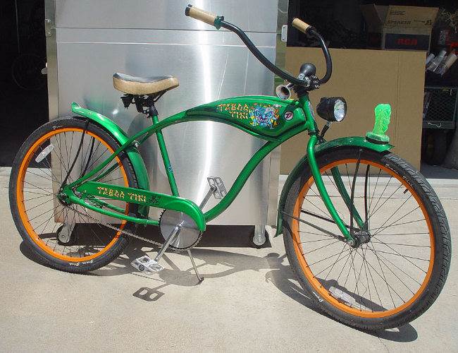 Tiki_cruiser_fullside