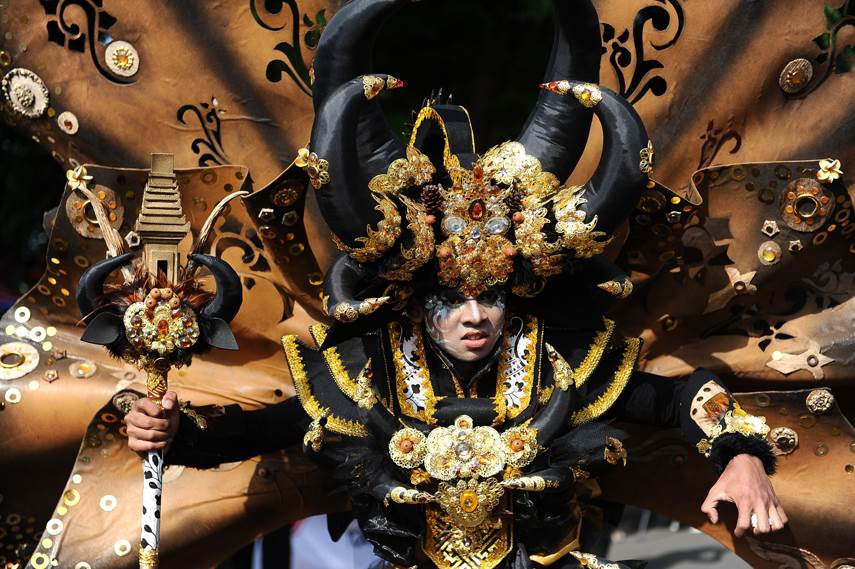 Revelers Gather For Banyuwangi Ethno Carnival 2013