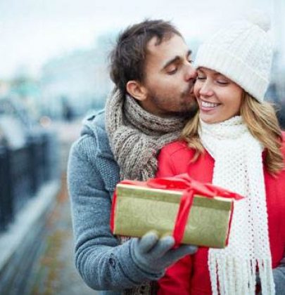 BİRBİRİNE BENZEYEN ÇİFTLERİN AŞKLARI DAHA UZUN SÜRÜYOR!