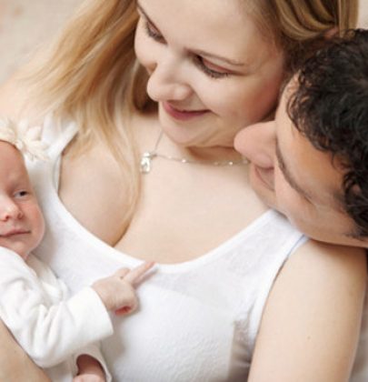 Aileye bebek geldi ve karı koca birbirine hasret